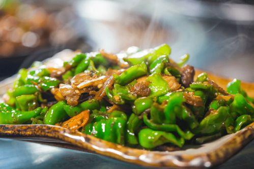 娱乐吃瓜酱辣椒炒肉视频,带你领略美食与娱乐的完美融合